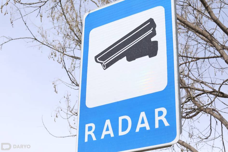 Андижонда уч ўсмир радарни уриб туширди ва каналга ташлаб юборди (видео)